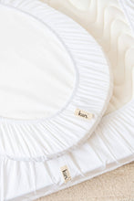 Load image into Gallery viewer, Kiin Fitted Bassinet or Change Pad Organic Mattress Protector