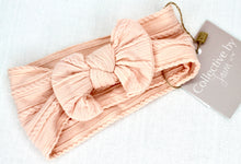 Load image into Gallery viewer, Peach Cable Baby Headband