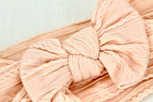 Load image into Gallery viewer, Peach Cable Baby Headband