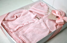 Load image into Gallery viewer, 0000 Evie Handknitted Set