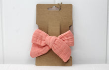 Load image into Gallery viewer, Coral Bow Clip