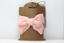 Load image into Gallery viewer, Peach Bow Clip