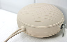 Load image into Gallery viewer, Beige Zipper Silicone Dummy Holder