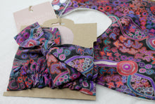 Load image into Gallery viewer, Emu Dreaming Warlu Black Headband &amp; Bib Set