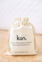Load image into Gallery viewer, Kiin Fitted Bassinet or Change Pad Organic Mattress Protector
