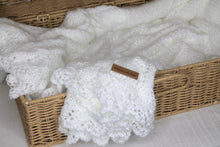 Load image into Gallery viewer, Round Baby Shawl