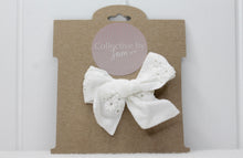 Load image into Gallery viewer, White Embroidered Cotton Bow Clip