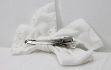Load image into Gallery viewer, White Embroidered Cotton Bow Clip
