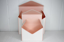 Load image into Gallery viewer, Envelope Box White &amp; Pink